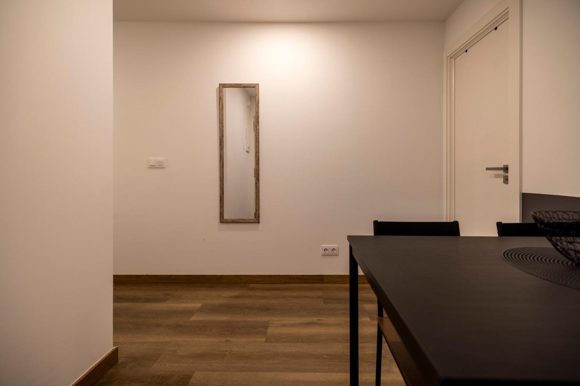 Estudio Para Grupos Pequenos En El Pas De La Casa - Centrico Eksteriør billede